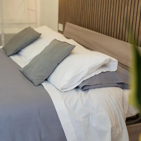 Cdb Apartments - Naples Historic Center شقة